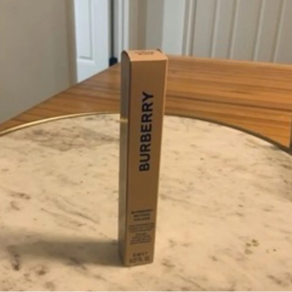 NIB BURBERRY Beyond Volume Long-Wear Mascara 01 INTENSE BLACK $36